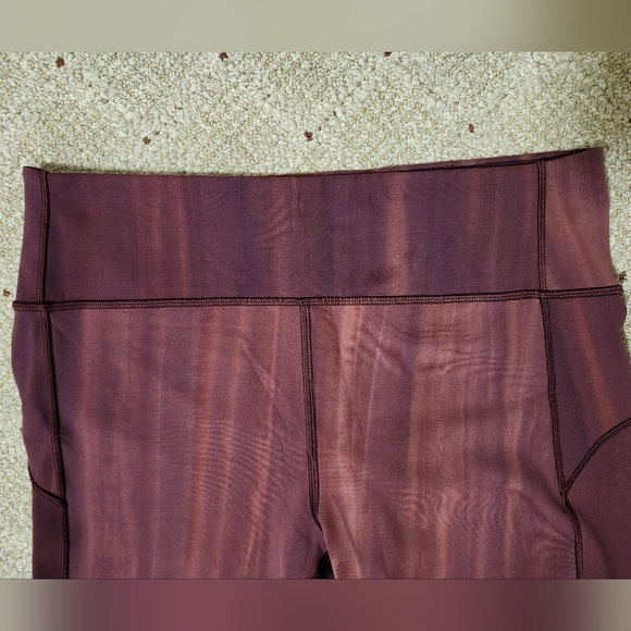 Lululemon In Movement Tight 25" *Everlux Linear Spray Dye White Garnet Size 12 - Picture 5 of 11